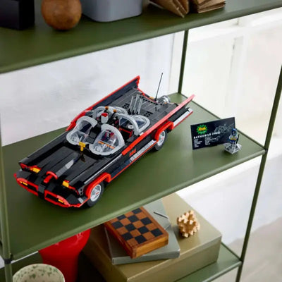 Batman Classic Batmobile | 1822 Pieces