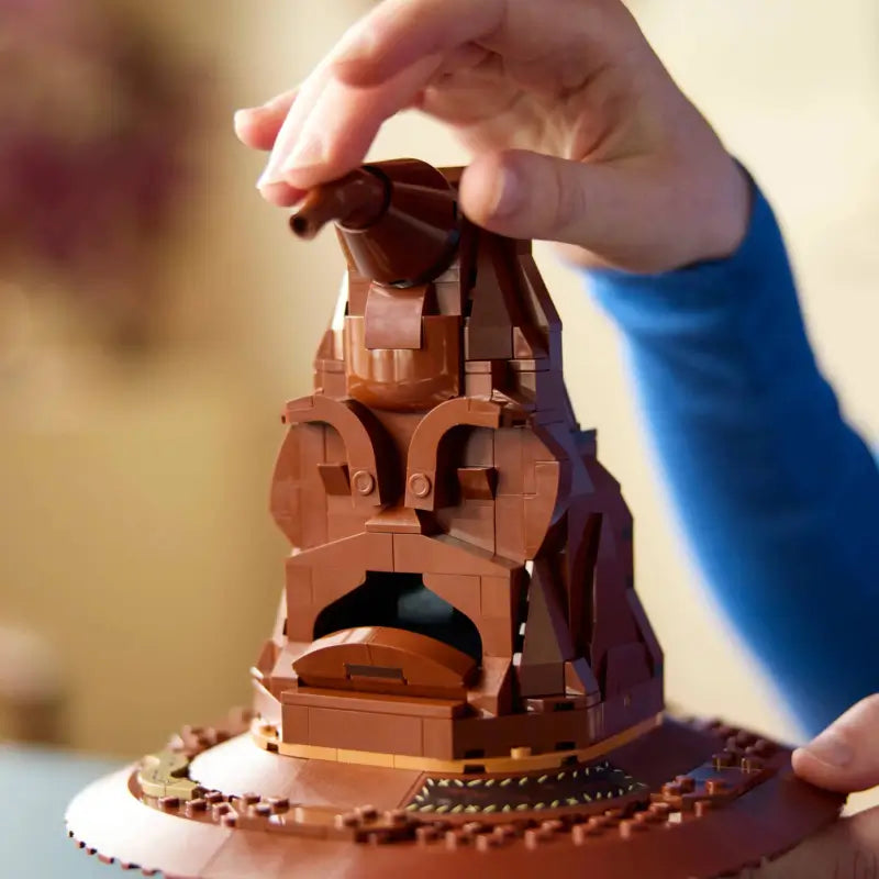 Talking Sorting Hat | 561 Pieces